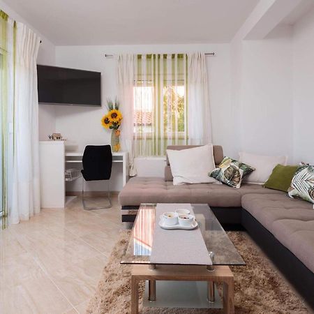 Apartment Lana St Supetar Exterior foto